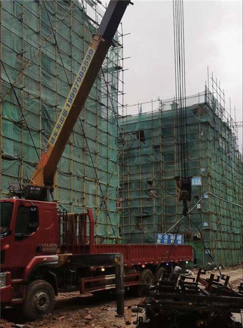 雷州市“慢工细活”—— 吊车的 “微动控制” 技术
