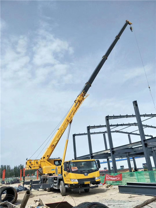 雷州市超高层建筑钢结构吊装案例